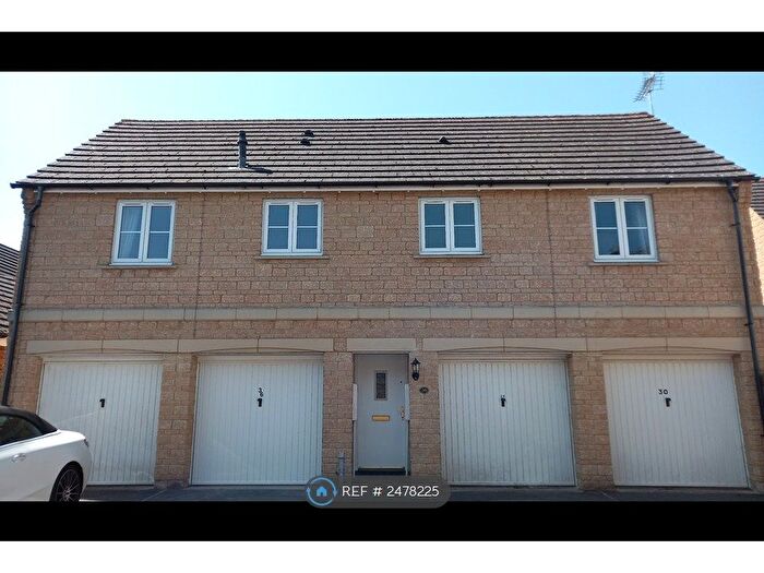 2 Bedroom Flat To Rent In Salmons Leap, Calne, SN11