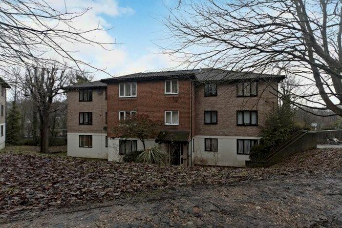 Studio To Rent In Fairbairn Close, Purley, CR8