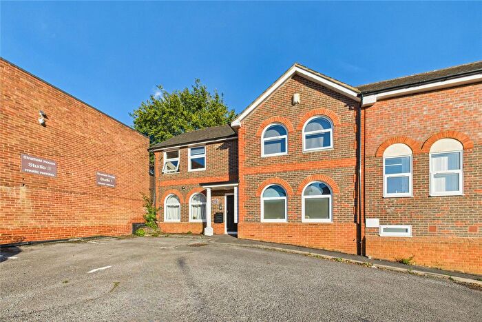 1 Bedroom Studio For Sale In High Street, Crowthorne, Berkshire, RG45