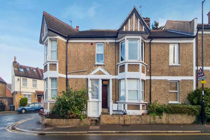 2 Bedroom Flat To Rent In Sanderstead Road, South Croydon, CR2