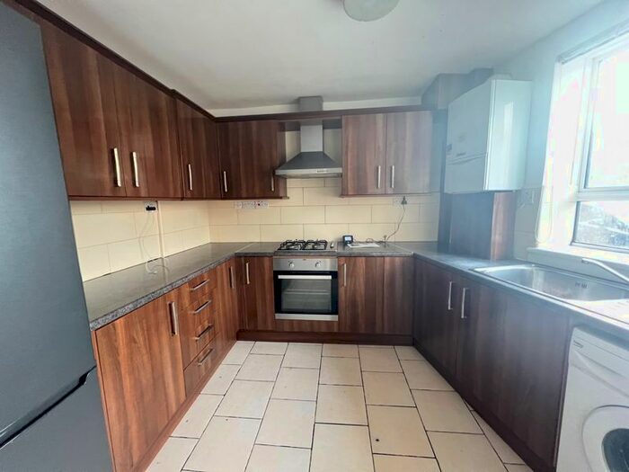 2 Bedroom Flat To Rent In Fore Street, London N9