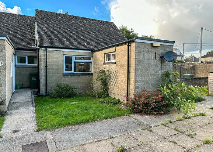1 Bedroom Bungalow For Sale In Anthony Close, Sherston, SN16