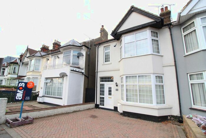3 Bedroom Semi-Detached House To Rent In London Road, Benfleet, SS7