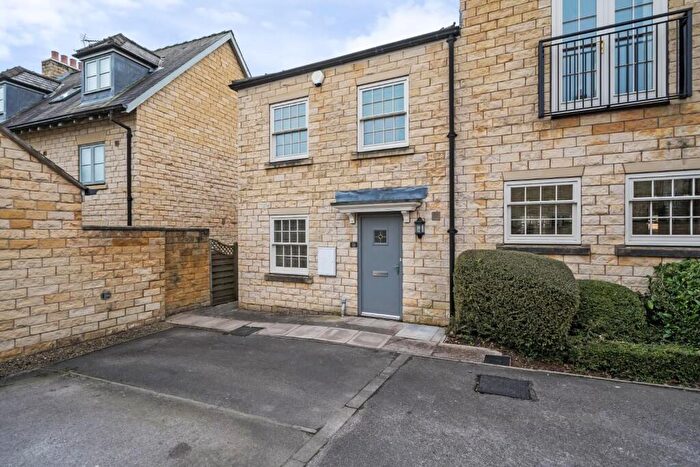 2 Bedroom Town House To Rent In Nunnery Way, Clifford, LS23