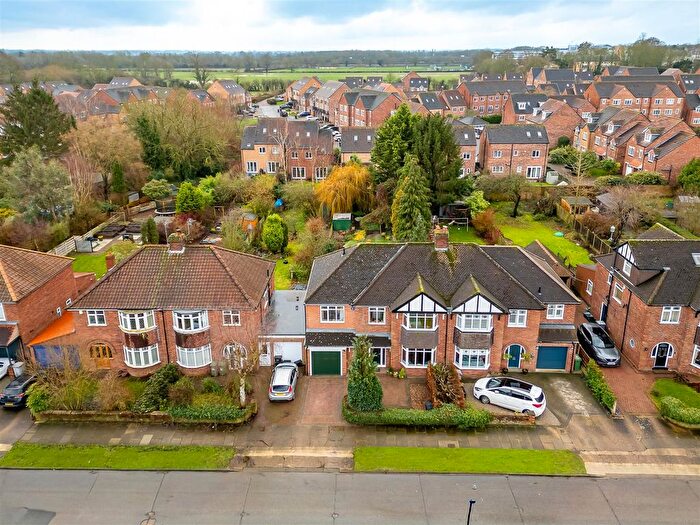 5 Bedroom Semi-Detached House For Sale In Lycett Road, Dringhouses, York, YO24