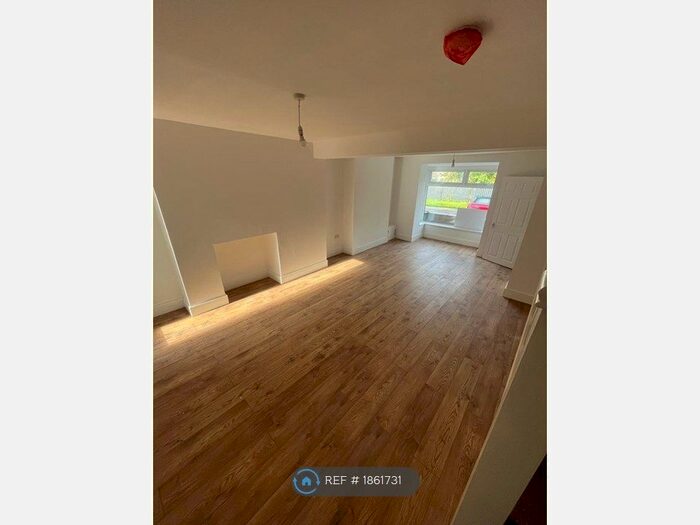 4 Bedroom Terraced House To Rent In Station Terrace, Pontyclun, CF72