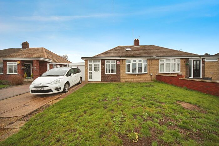 2 Bedroom Semi-Detached Bungalow For Sale In Green Lane, Luton, LU2