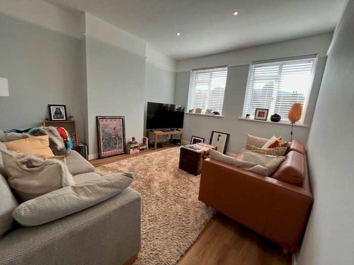 2 Bedroom Flat To Rent In Coombe Lane, London, SW20