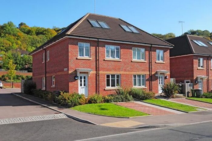 2 Bedroom Flat To Rent In Wright Place, High Wycombe, HP13