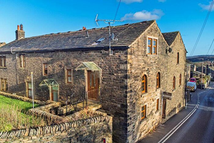 3 Bedroom Cottage To Rent In Swallow Cottage, A Stainland Road, Barkisland, HX4