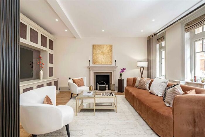 3 Bedroom Flat To Rent In Basil Street, South Kensington, SW3