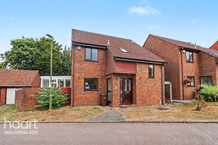 3 Bedroom Detached House For Sale In Bulrush Close, Chatham, ME5
