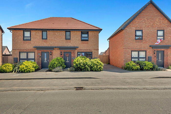 3 Bedroom Semi Detached House For Sale In Mendel Row, Leighton Buzzard, LU7