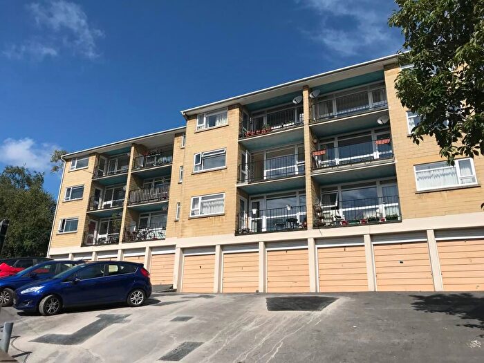 2 Bedroom Property To Rent In Pera Road, Bath, BA1