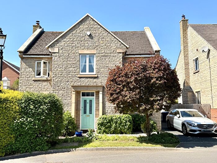 4 Bedroom Detached House For Sale In Wetherby Way, Stratford-upon-avon, Warwickshire, CV37