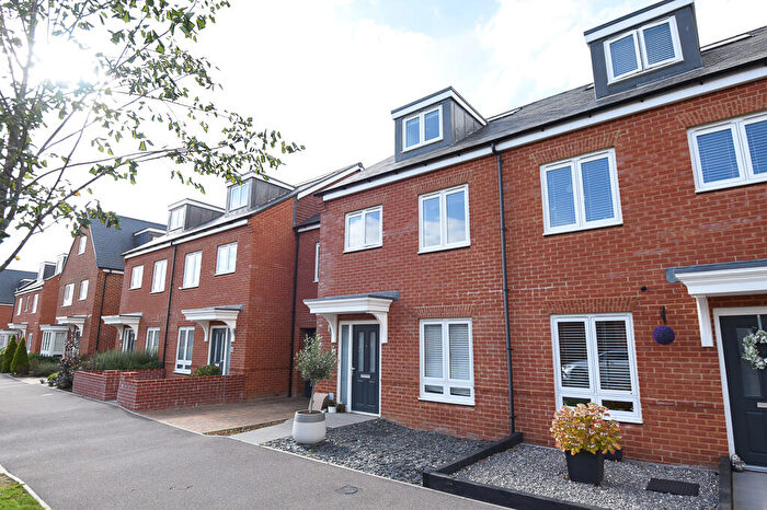 3 Bedroom Town House For Sale In Pembers Farm Avenue, Fair Oak, SO50