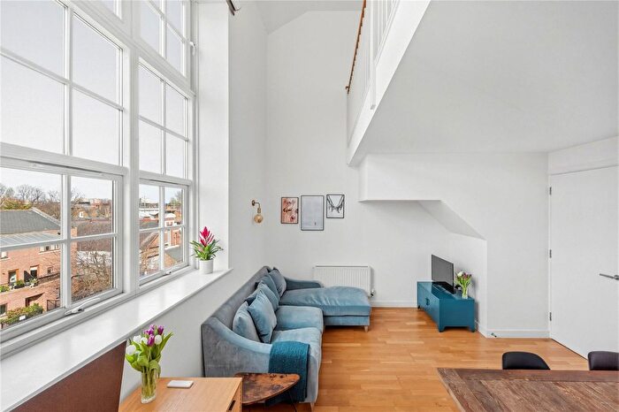 1 Bedroom Flat For Sale In Enfield Road, Islington, London, N1