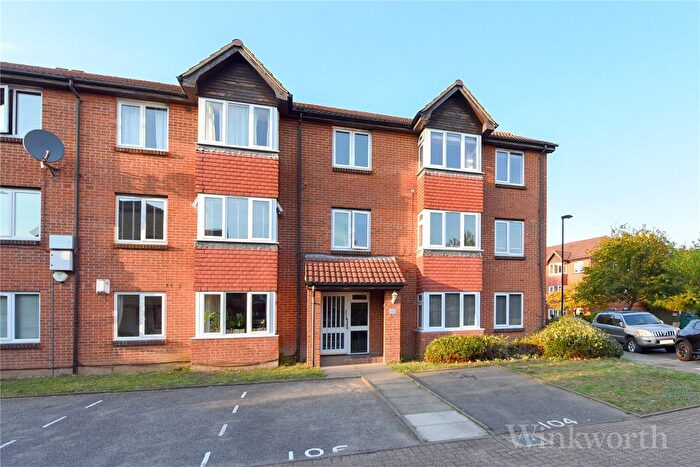 2 Bedroom Flat To Rent In Sterling Gardens, London, SE14