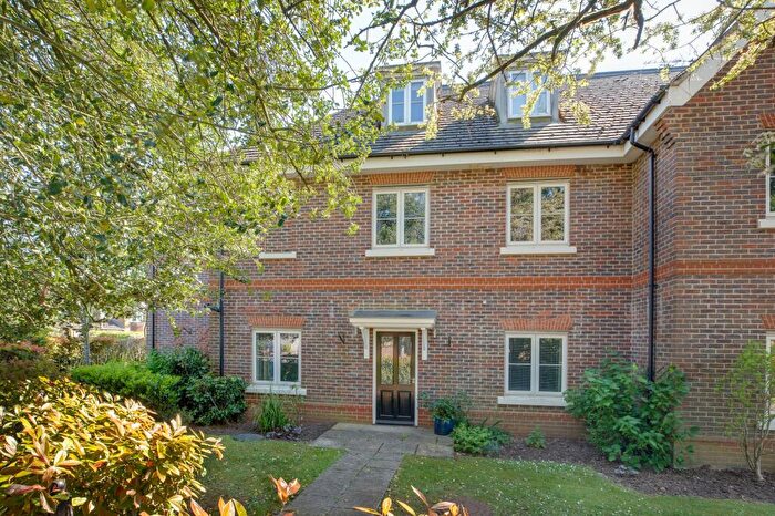 2 Bedroom Flat For Sale In Straight Bit, Flackwell Heath, HP10