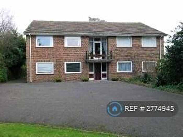 2 Bedroom Flat To Rent In Northways, Chichester, PO19