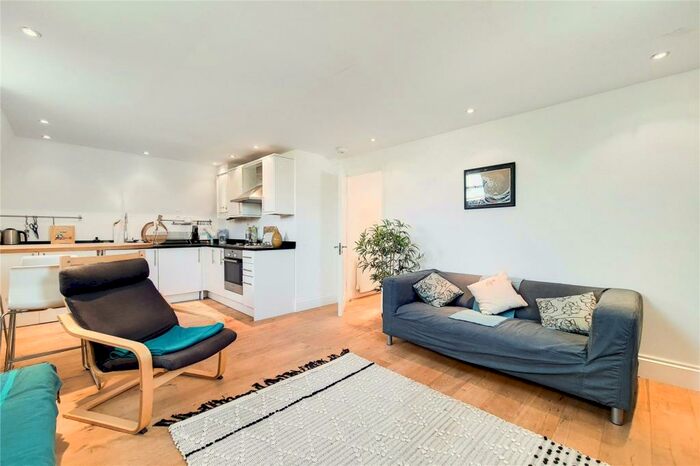 3 Bedroom Flat To Rent In Plender Street, London, NW1