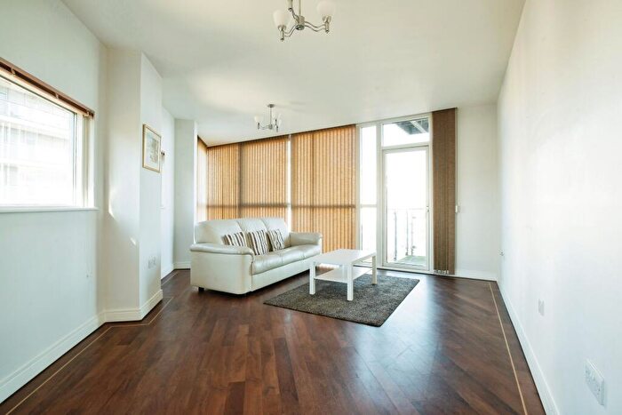 2 Bedroom Apartment To Rent In Watermark, Ferry Court, CF11