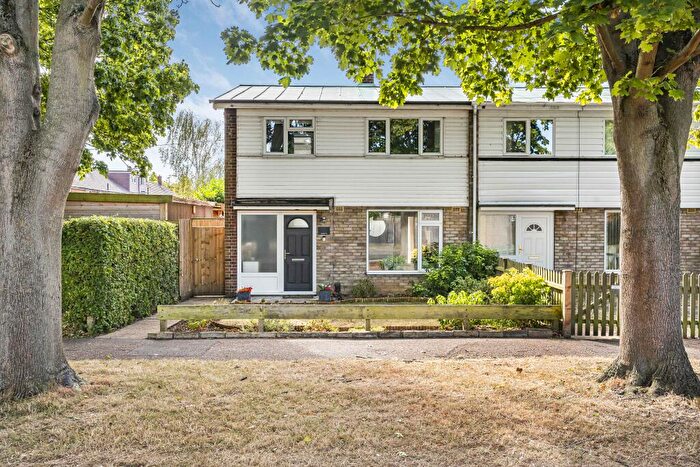 3 Bedroom Terraced House For Sale In Apthorpe Way, Cambridge, CB4