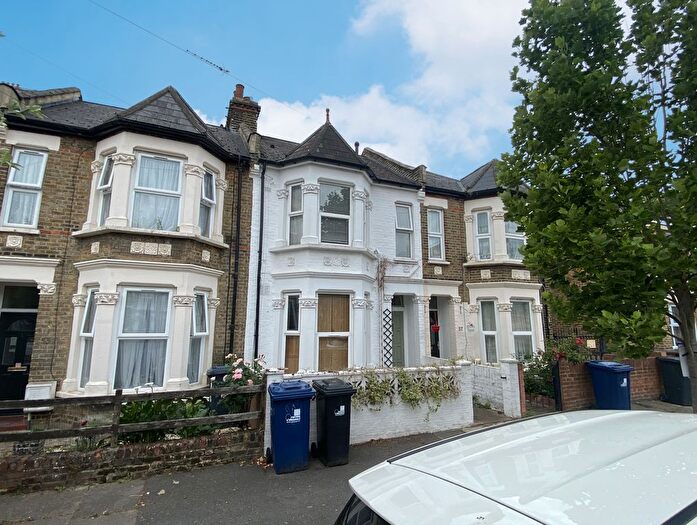 1 Bedroom Flat For Sale In Flat, Kingswood Road, Chiswick, London, W4