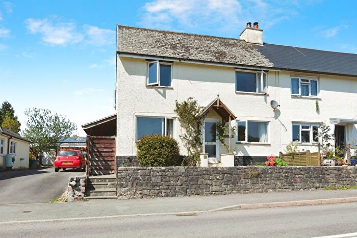 3 Bedroom Semi-detached House For Sale In Banfields, Shillingford, Tiverton, EX16