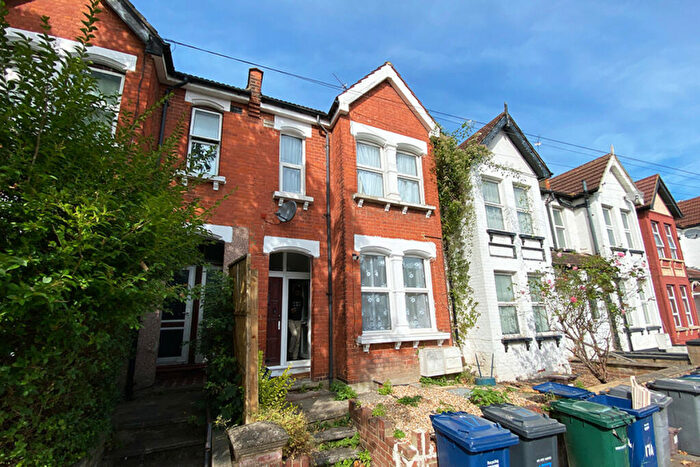 2 Bedroom Maisonette To Rent In Albert Road, London, NW4