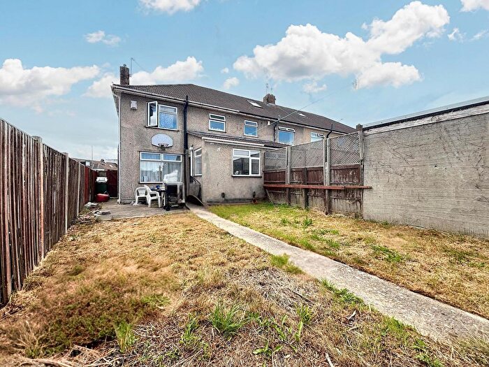 3 Bedroom End Of Terrace House For Sale In Meadowsweet Avenue, Bristol, An, Gb, BS34