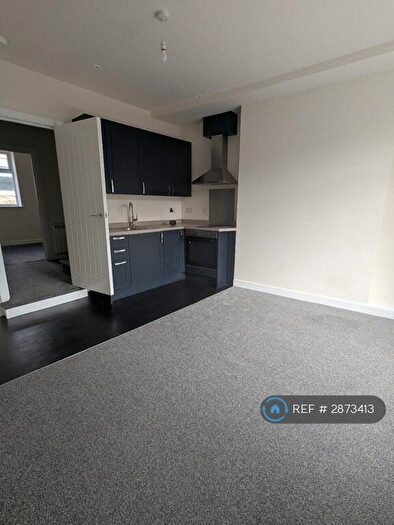 2 Bedroom Flat To Rent In South St, Keighley, BD21