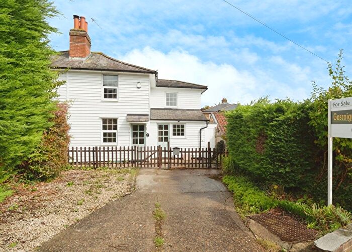3 Bedroom Semi-Detached House For Sale In Middle Road, Leatherhead, Surrey, KT22