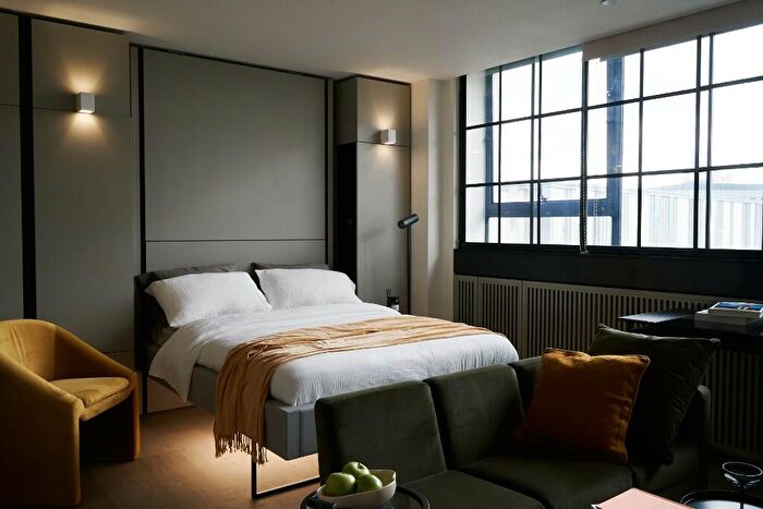 2 Bedroom Flat To Rent In Tooley Street, London, SE1