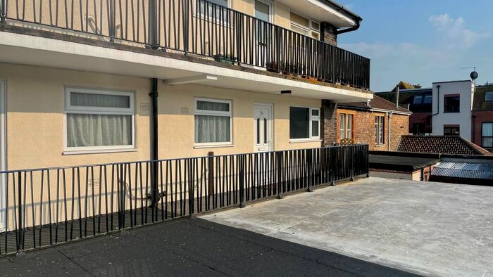 2 Bedroom Flat To Rent In High Street, Portishead, Bristol, BS20