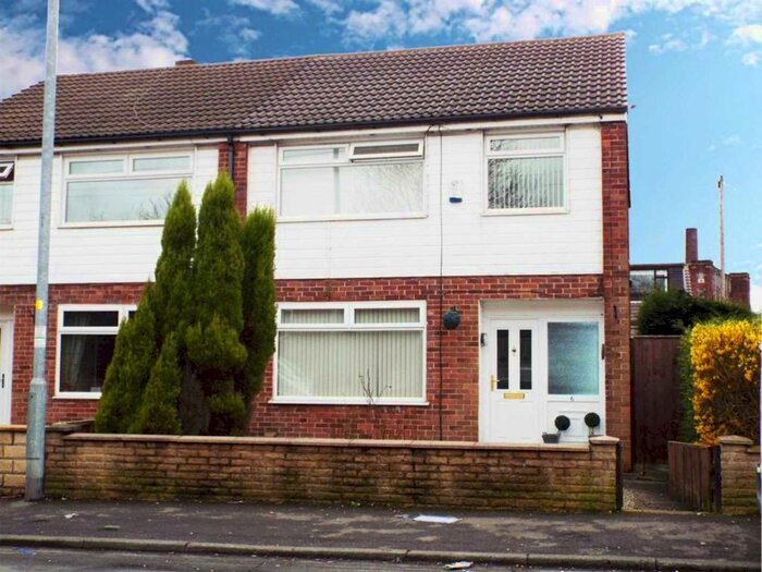 3 Bedroom Semi-Detached House To Rent In Blackshaw Lane, Royton, OL2