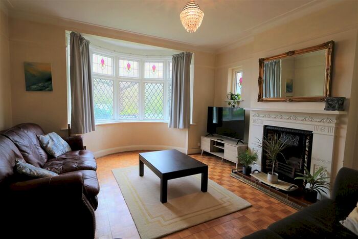 4 Bedroom Property To Rent In Cannon Hill Lane, London, SW20