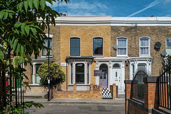 4 Bedroom Terraced House For Sale In Mayola Road, London, E5