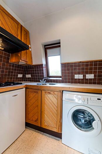 1 Bedroom Flat To Rent In Courtfield Road, South Kensington, London, SW7