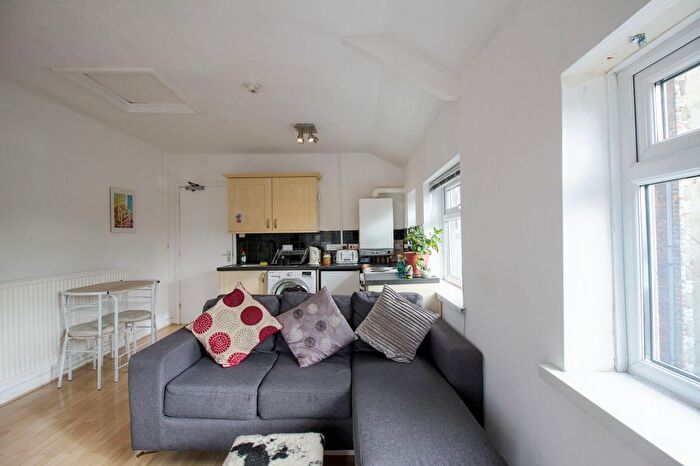 1 Bedroom Studio To Rent In Richmond Road, Cardiff, CF24
