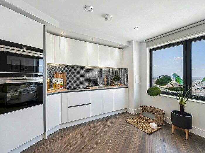 2 Bedroom Flat To Rent In Uncle Southall, Merrick Road, Southall, Middlesex, UB2