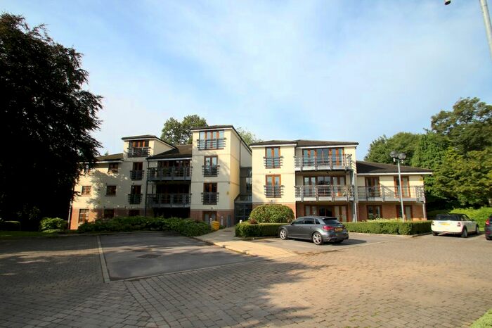 2 Bedroom Flat To Rent In Harrogate Road, Leeds, West Yorkshire, Uk, LS17