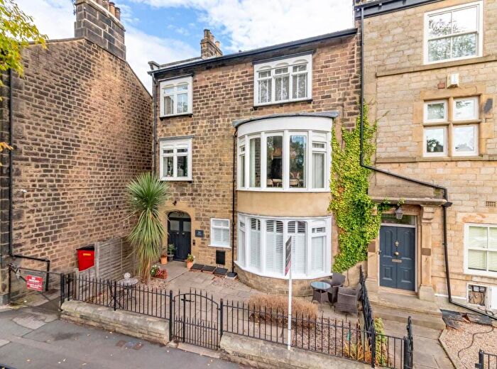 3 Bedroom Duplex For Sale In Devonshire Place, Harrogate, HG1