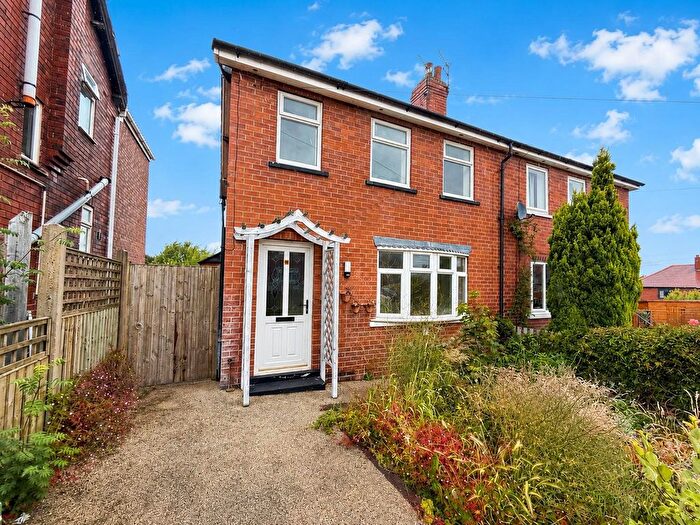 3 Bedroom Semi Detached House To Rent In Ridge Crescent, Middlestown, Wakefield, West Yorkshire, WF4