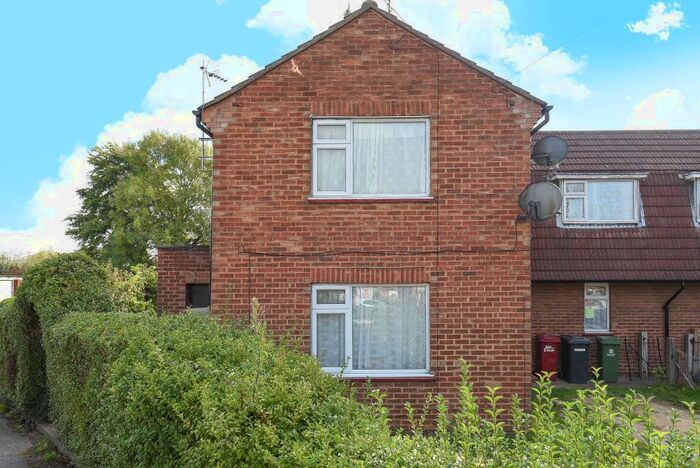 2 Bedroom Maisonette To Rent In Dawes Moor Close, Slough, SL2