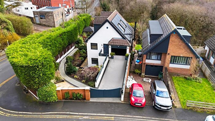 3 Bedroom House For Sale In Dearden Fold, Edenfield, Ramsbottom, Bury, BL0