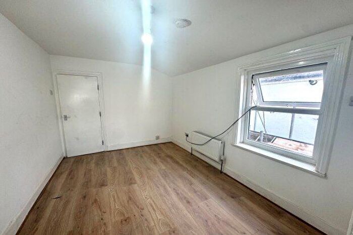 2 Bedroom Flat To Rent In Braemar Road, London, E13
