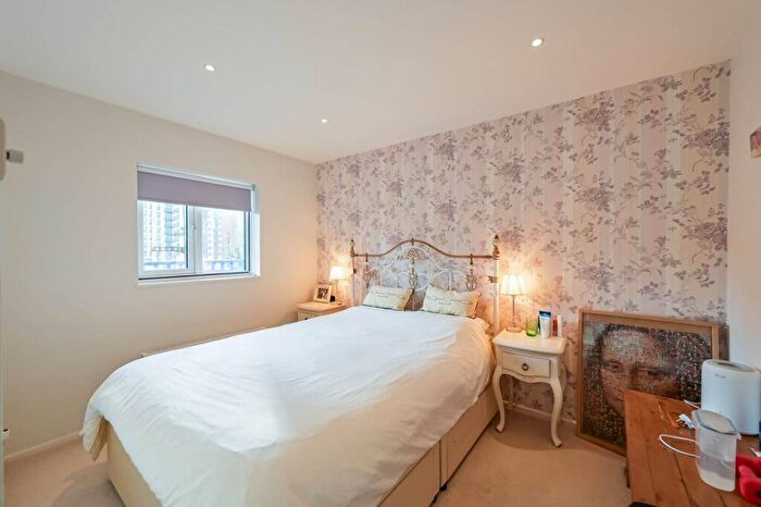 3 Bedroom End Of Terrace House For Sale In Landons Close, Docklands, London, E14