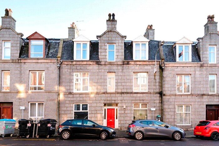 1 Bedroom Flat To Rent In Wallfield Place, First Floor Left, Aberdeen, AB25