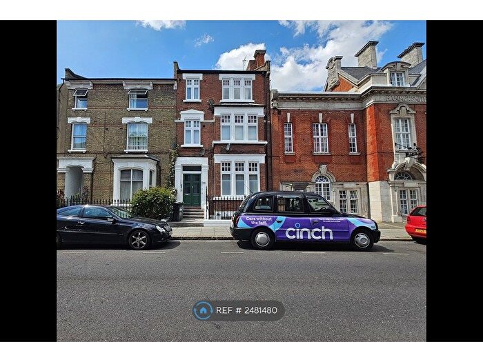 2 Bedroom Flat To Rent In Lime Grove, Shepherd's Bush - London, W12